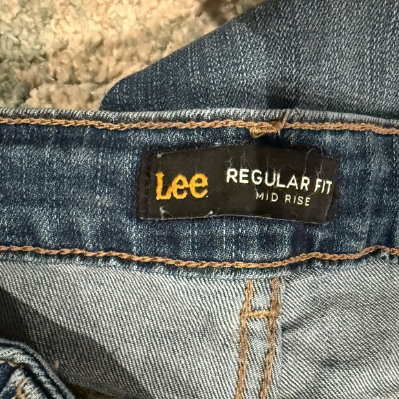 Lee Women’s Capri Pants - Picture 2 of 3